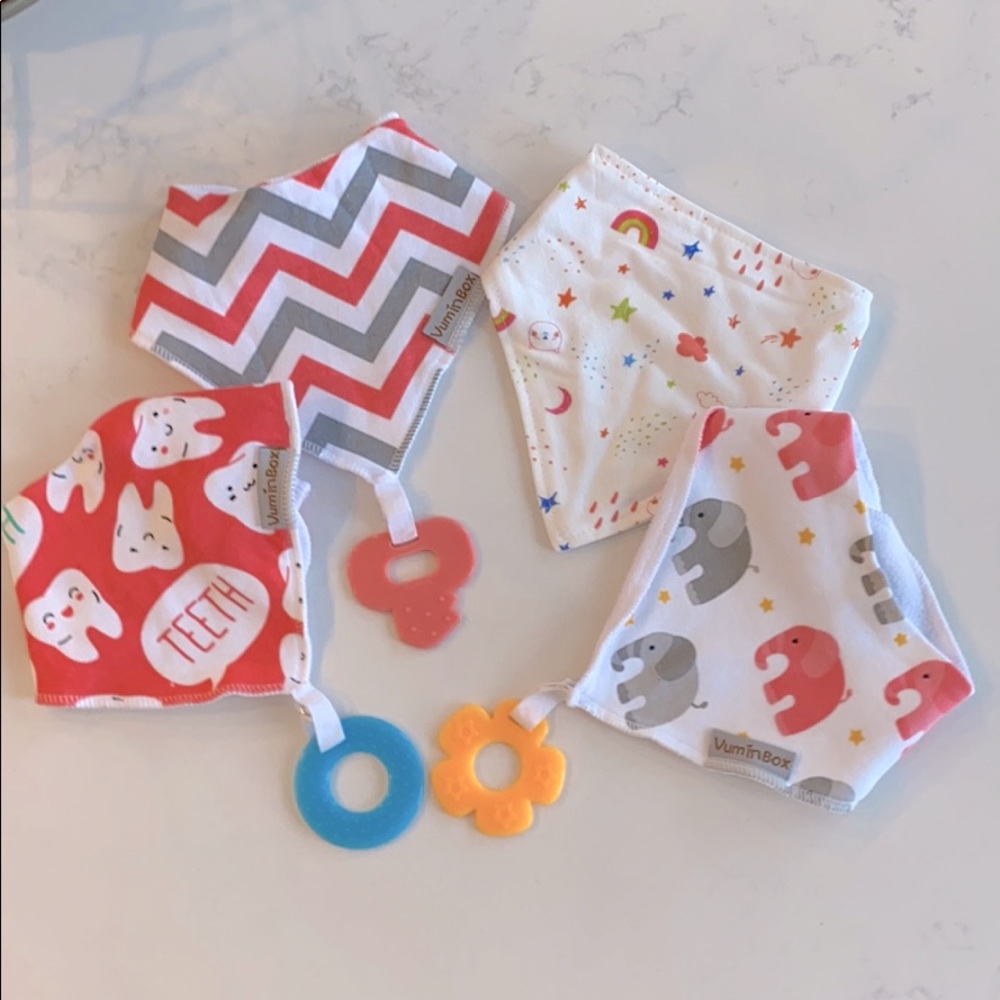 VGUC - Bandanna bibs with teethers